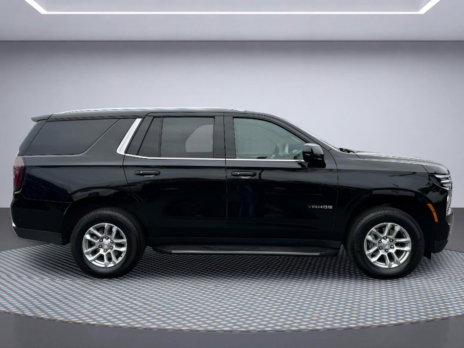 Used 2025 Chevrolet Tahoe LT AWD/4WD image 9