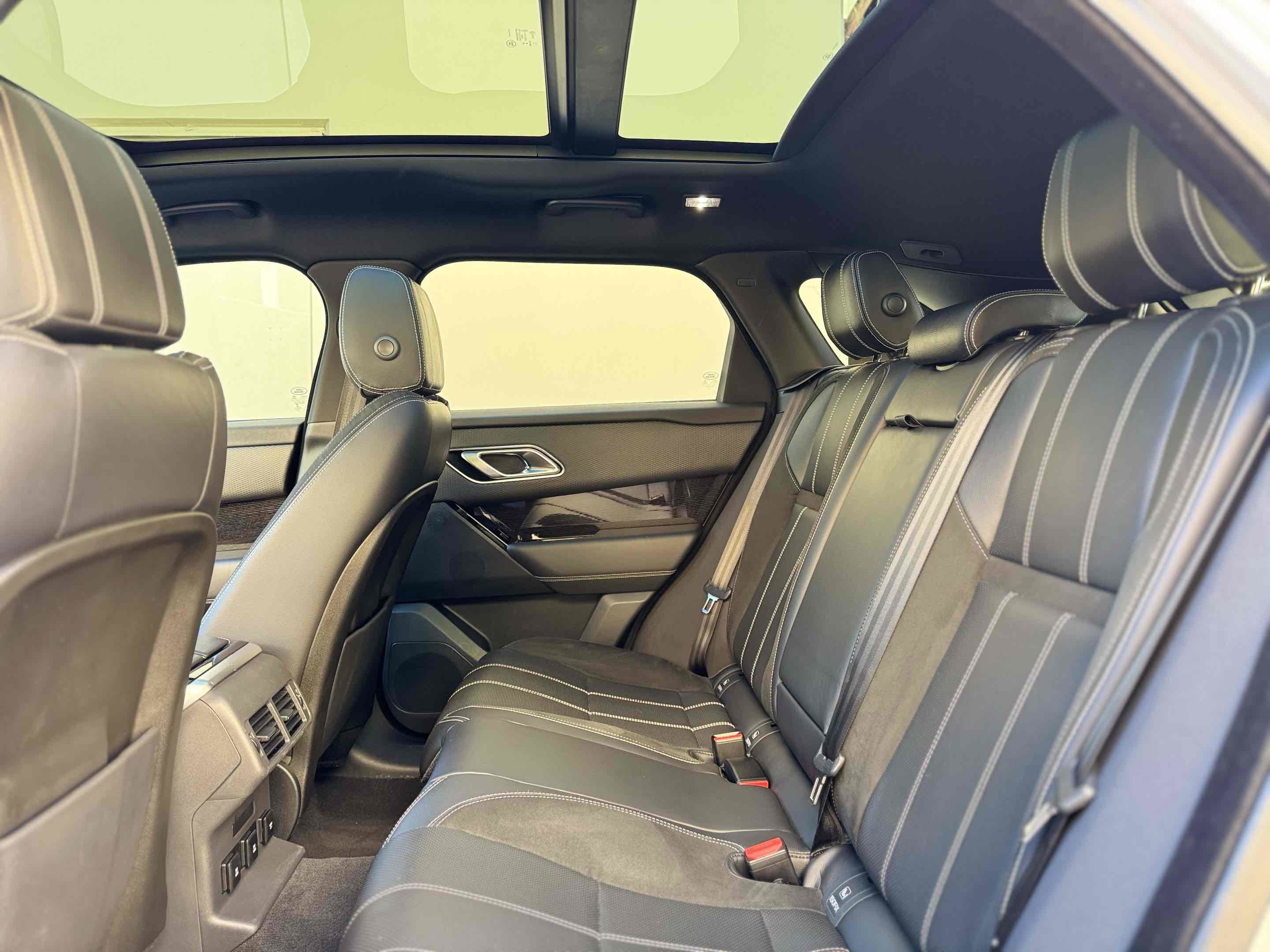 Used 2020 Land Rover Range Rover Velar R-Dynamic S image 67