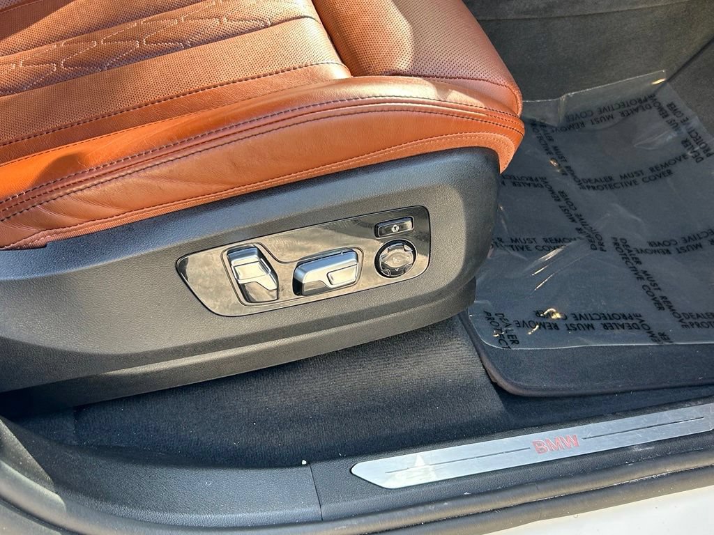 Used 2025 BMW X5 xDrive50e AWD/4WD image 31