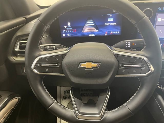 Used 2025 Chevrolet Traverse LT image 22