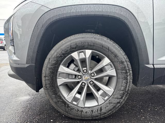 New 2026 Chevrolet Equinox LT w/ Safety and Technology Package FWD image 9