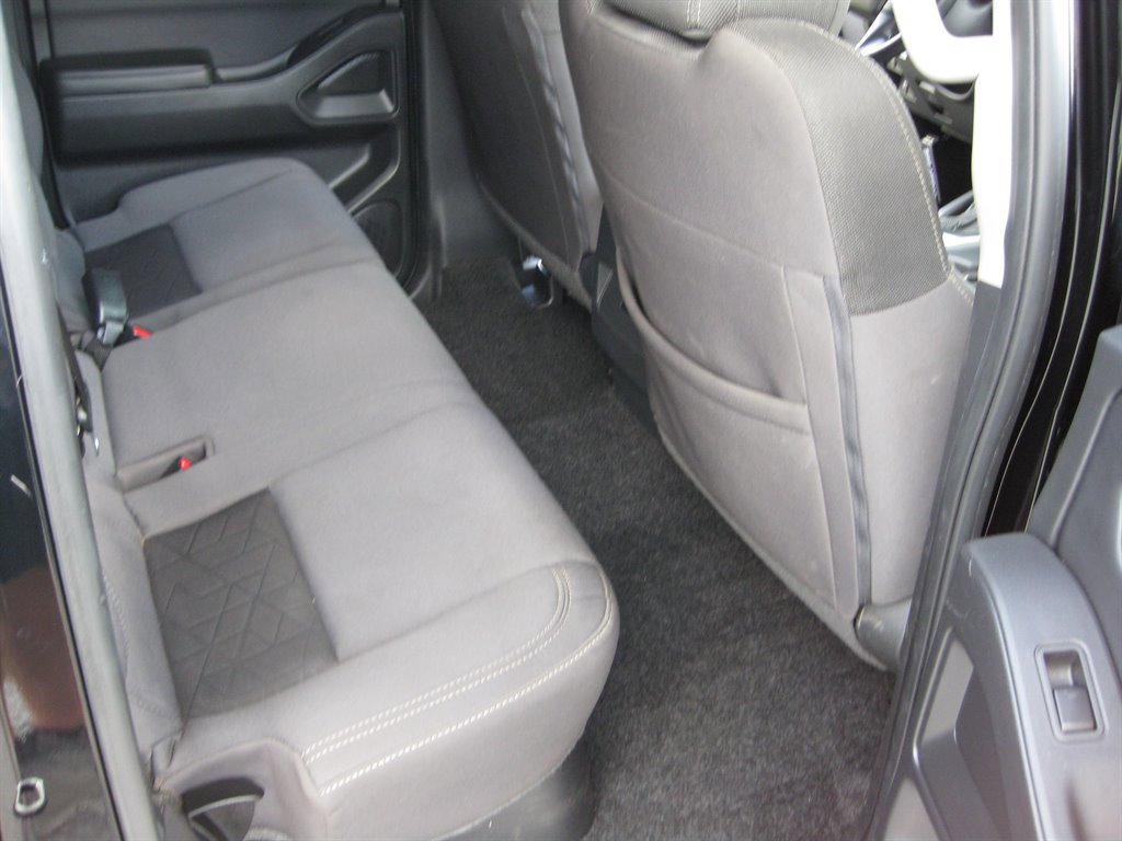 Used 2025 Nissan Frontier SV image 30