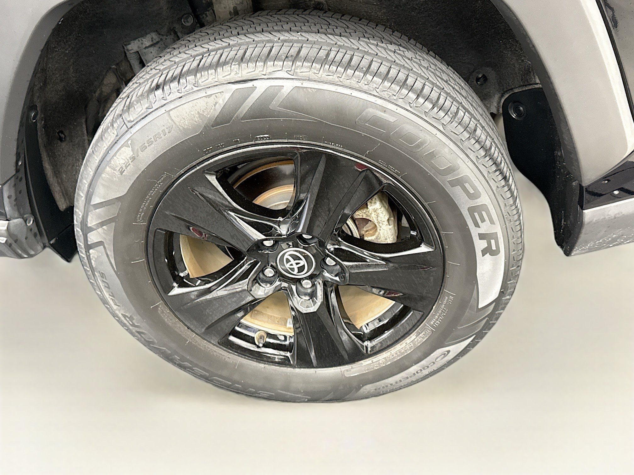Used 2021 Toyota RAV4 XLE FWD image 11