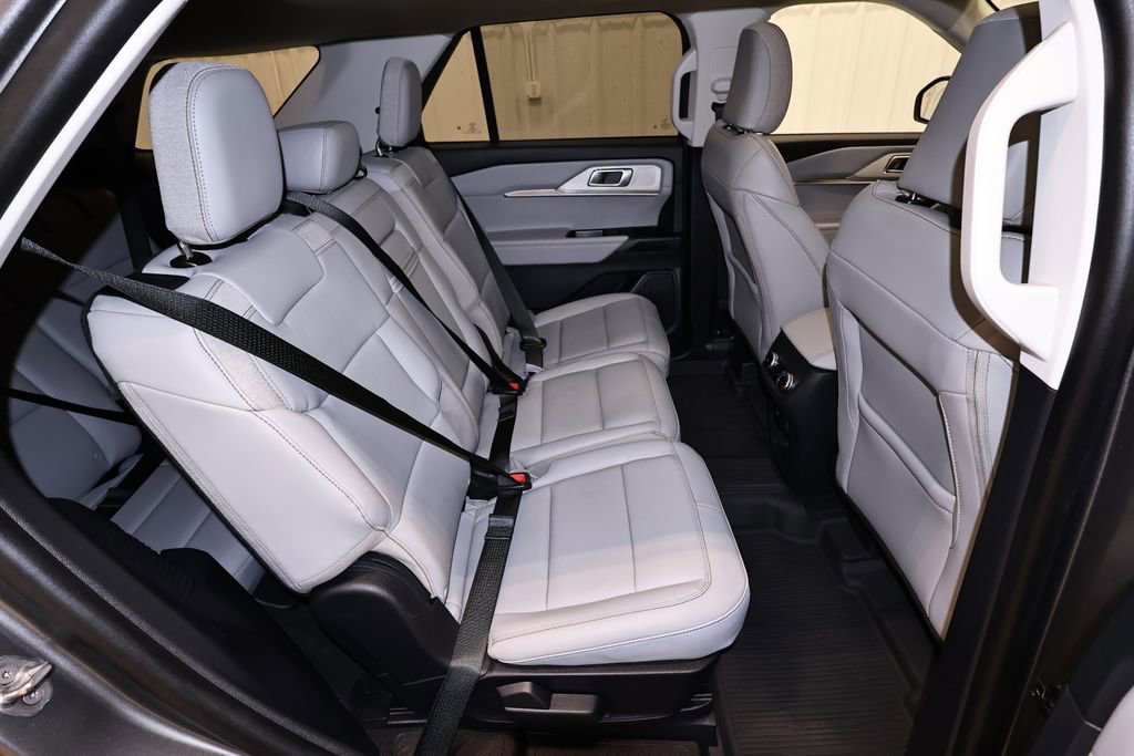 Certified 2025 Ford Explorer Active w/ Active Comfort Package AWD/4WD image 20