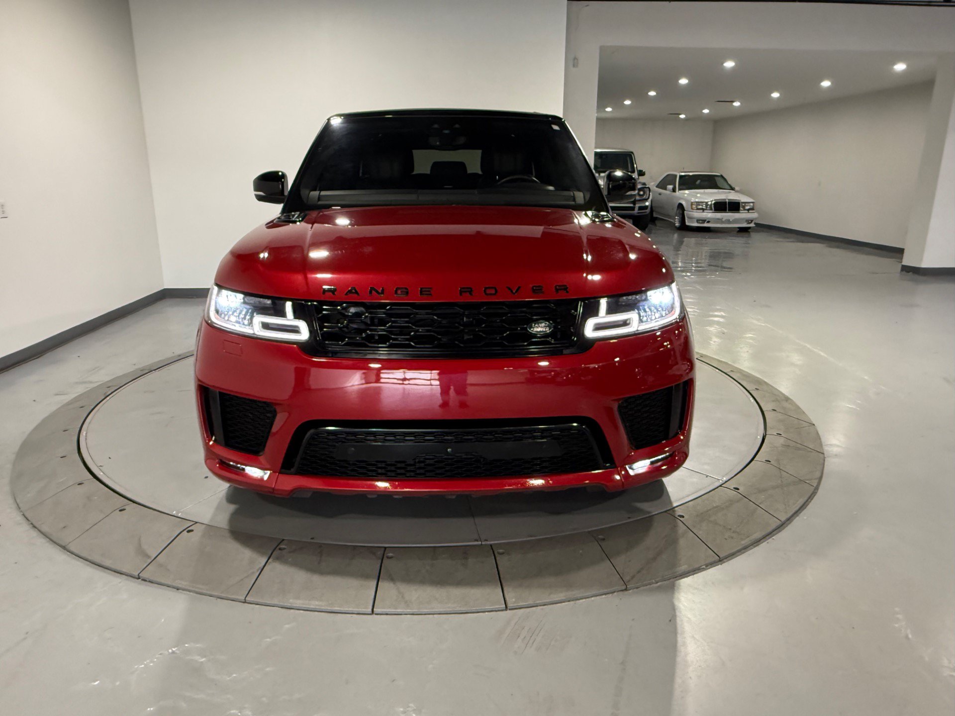 Used 2021 Land Rover Range Rover Sport HST AWD/4WD image 3