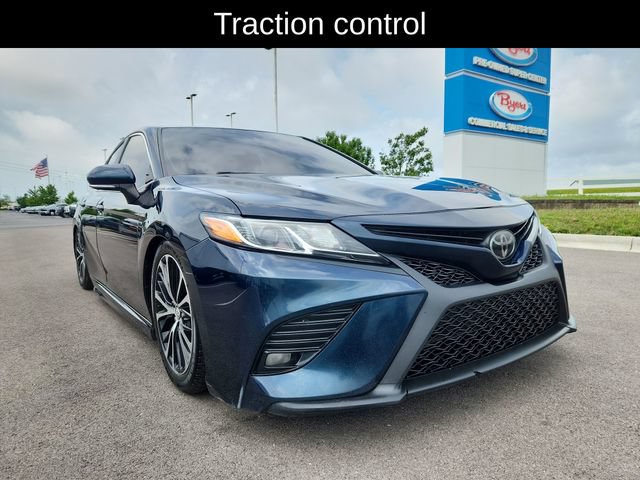 Used 2018 Toyota Camry SE w/ Moonroof Package FWD image 14