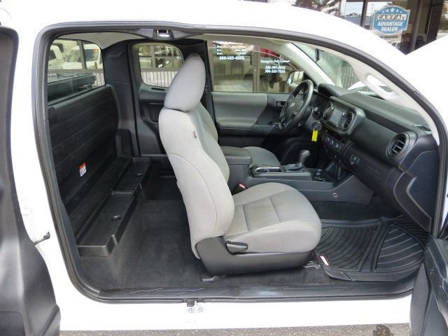 Used 2017 Toyota Tacoma SR image 16