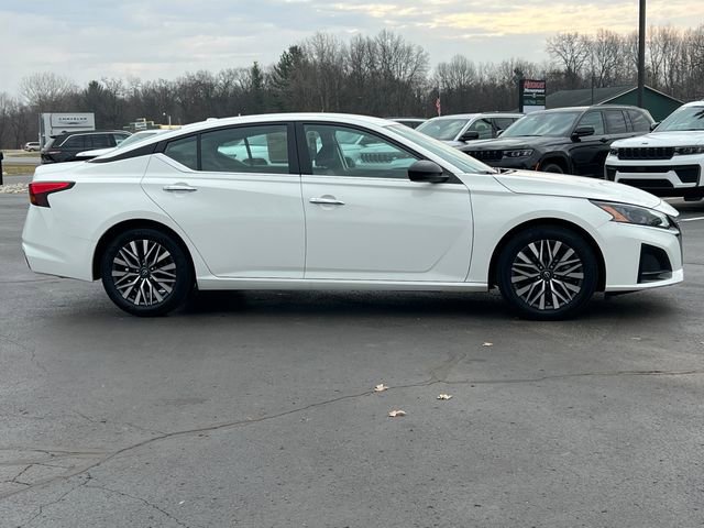 Used 2025 Nissan Altima 2.5 SV FWD image 35