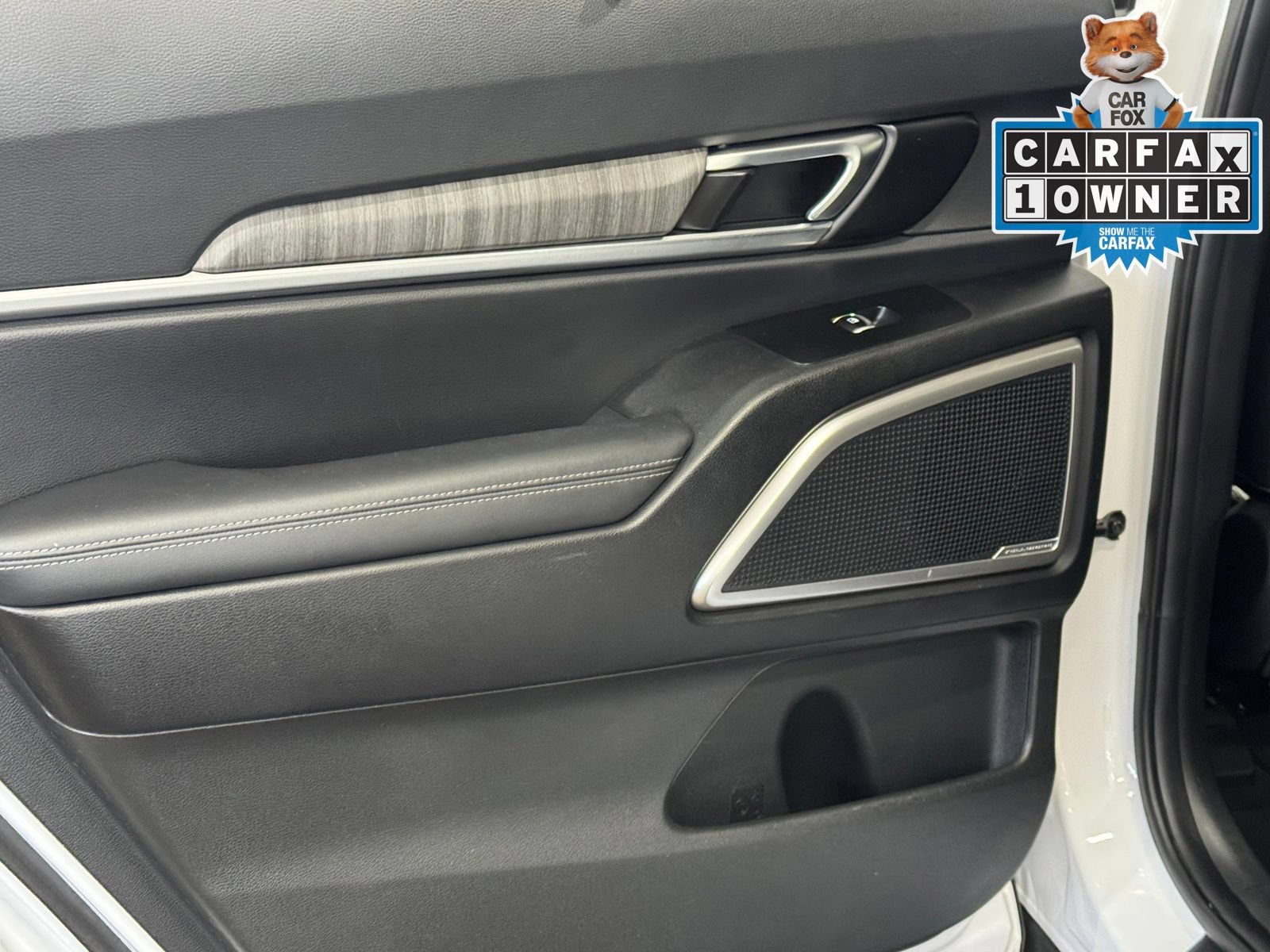 Used 2023 Kia Telluride EX w/ EX Captain's Chair Package FWD image 37