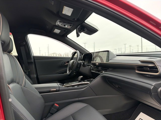 Certified 2025 Toyota Crown Signia XLE image 33