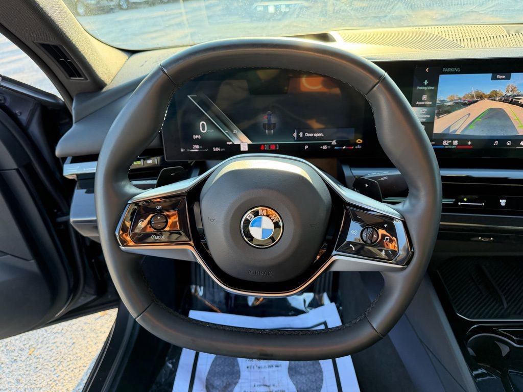 Used 2024 BMW 530i image 17