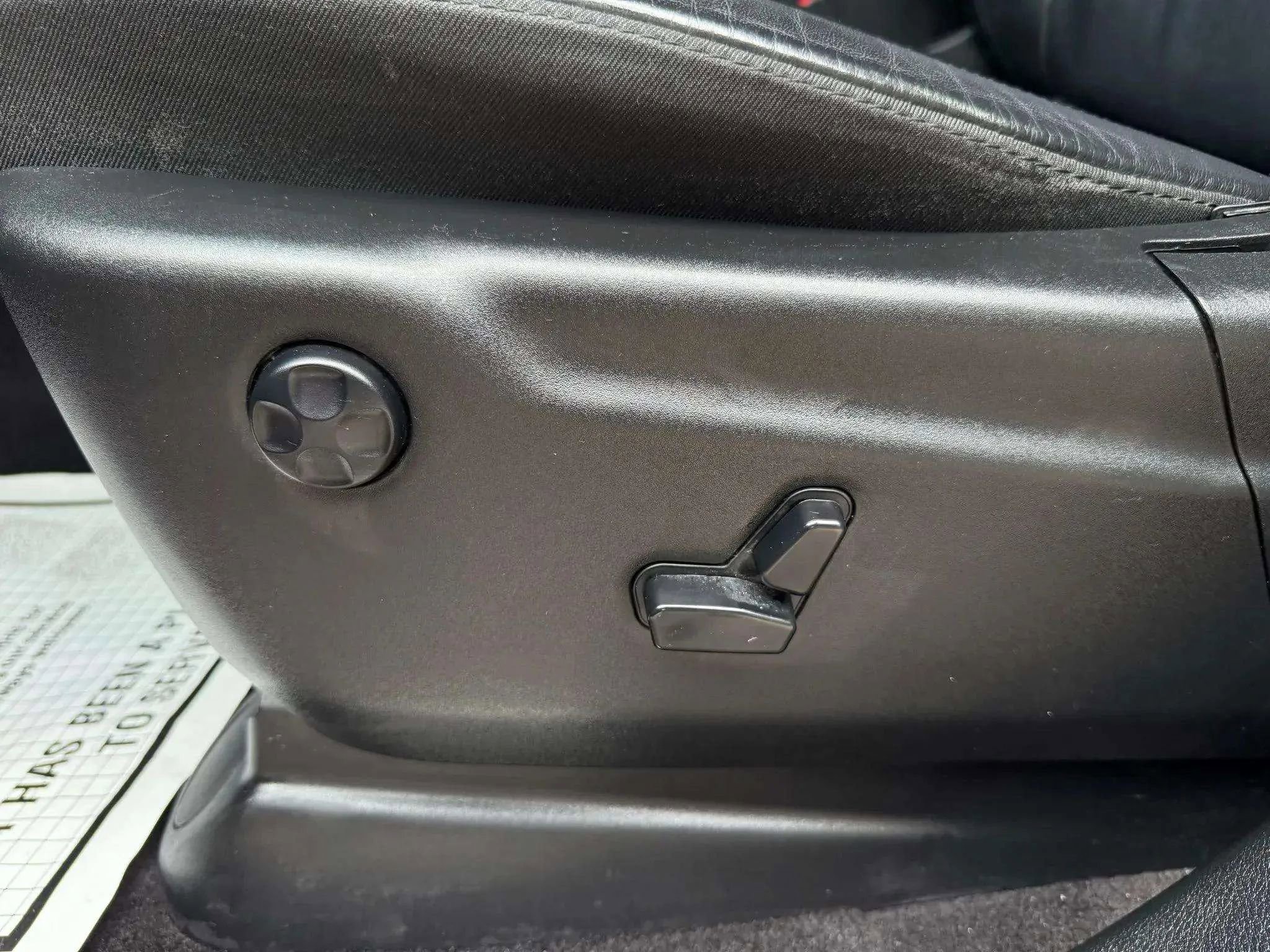 Used 2019 Jeep Grand Cherokee Limited image 35