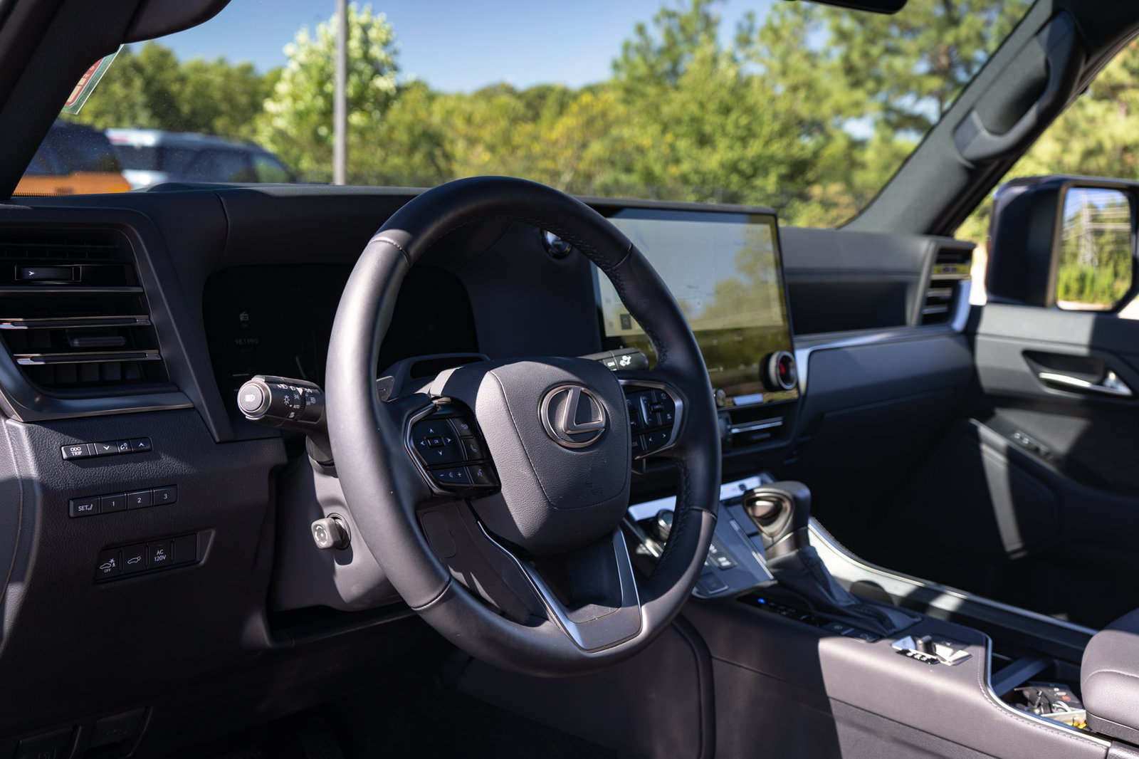 Used 2025 Lexus GX 550 AWD/4WD image 22