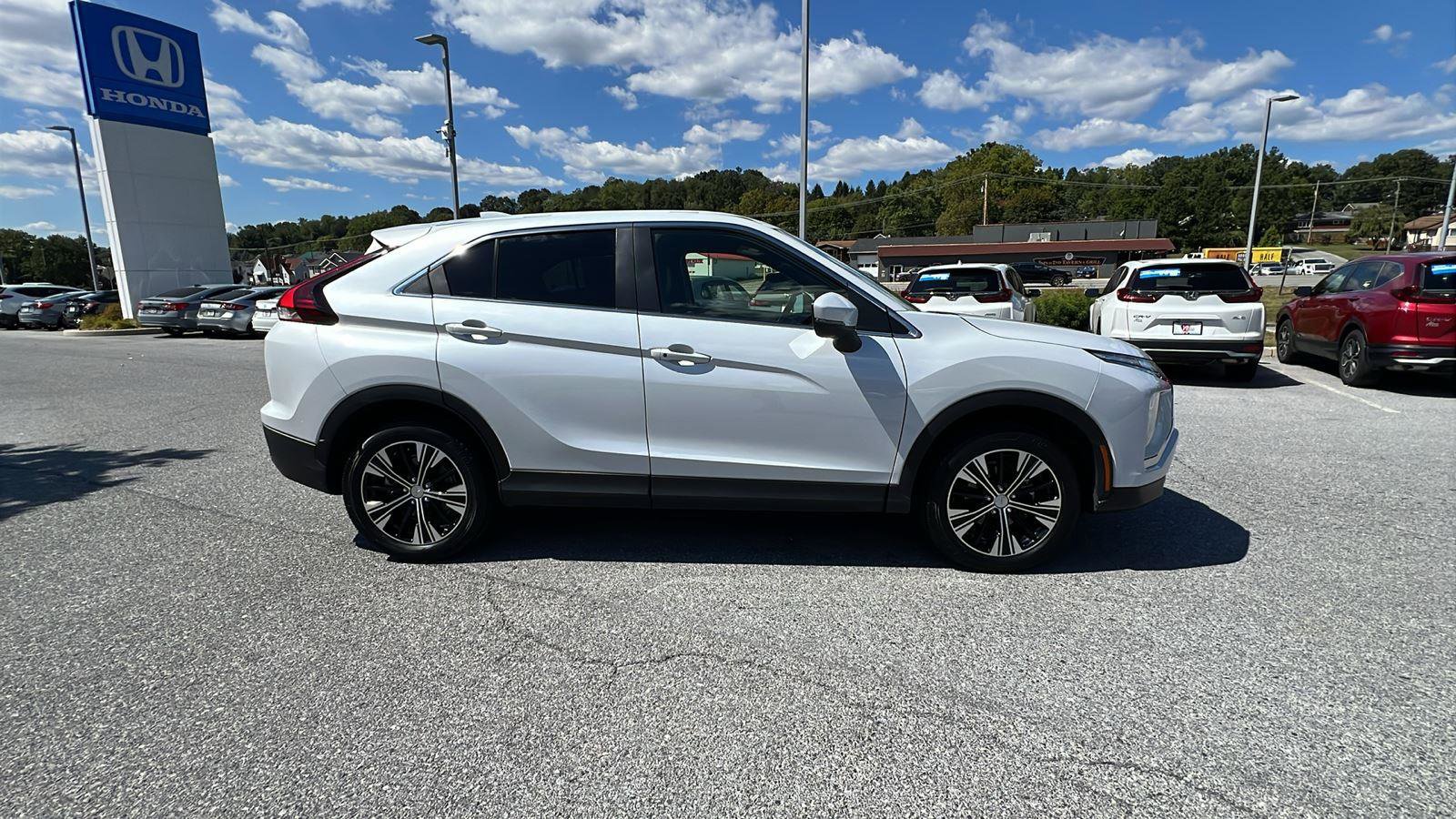 Used 2022 Mitsubishi Eclipse Cross SEL image 3