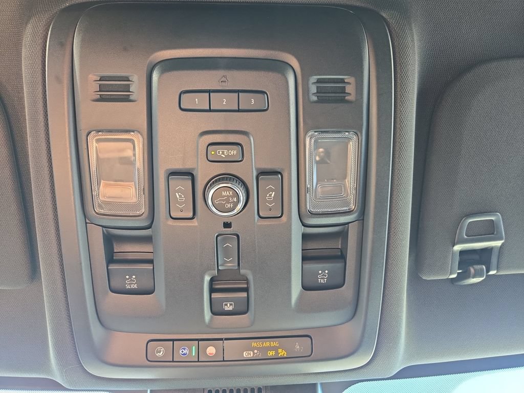 Used 2024 Chevrolet Tahoe High Country w/ Advanced Technology Package AWD/4WD image 27