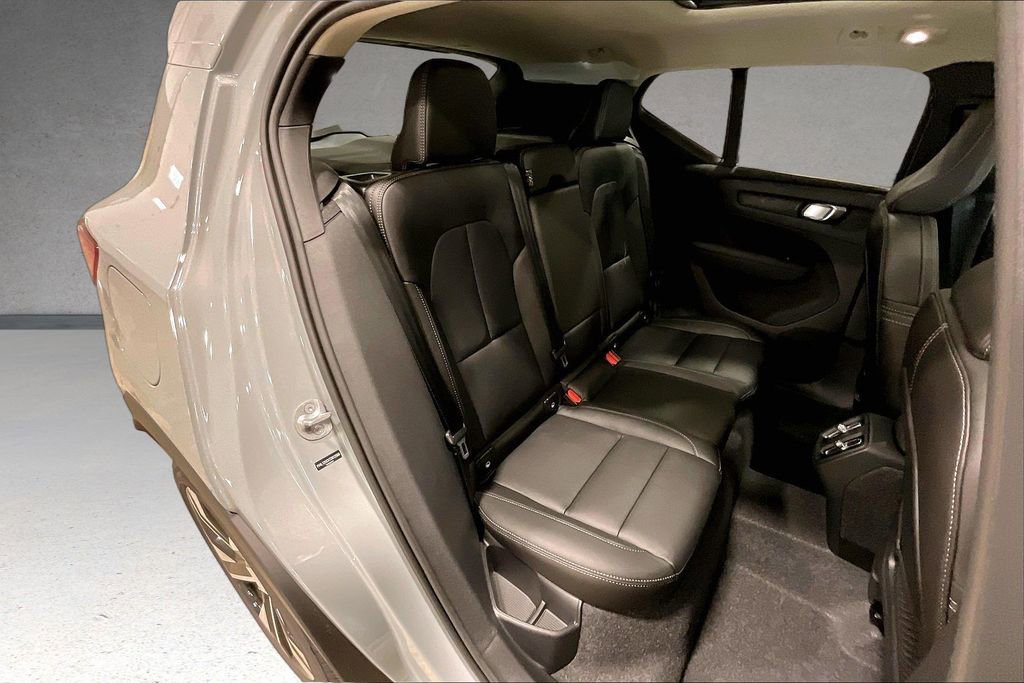 New 2026 Volvo XC40 B5 Plus w/ Climate Package AWD/4WD image 10