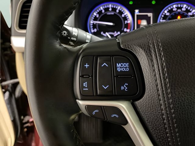 Used 2018 Toyota Highlander XLE AWD/4WD image 14