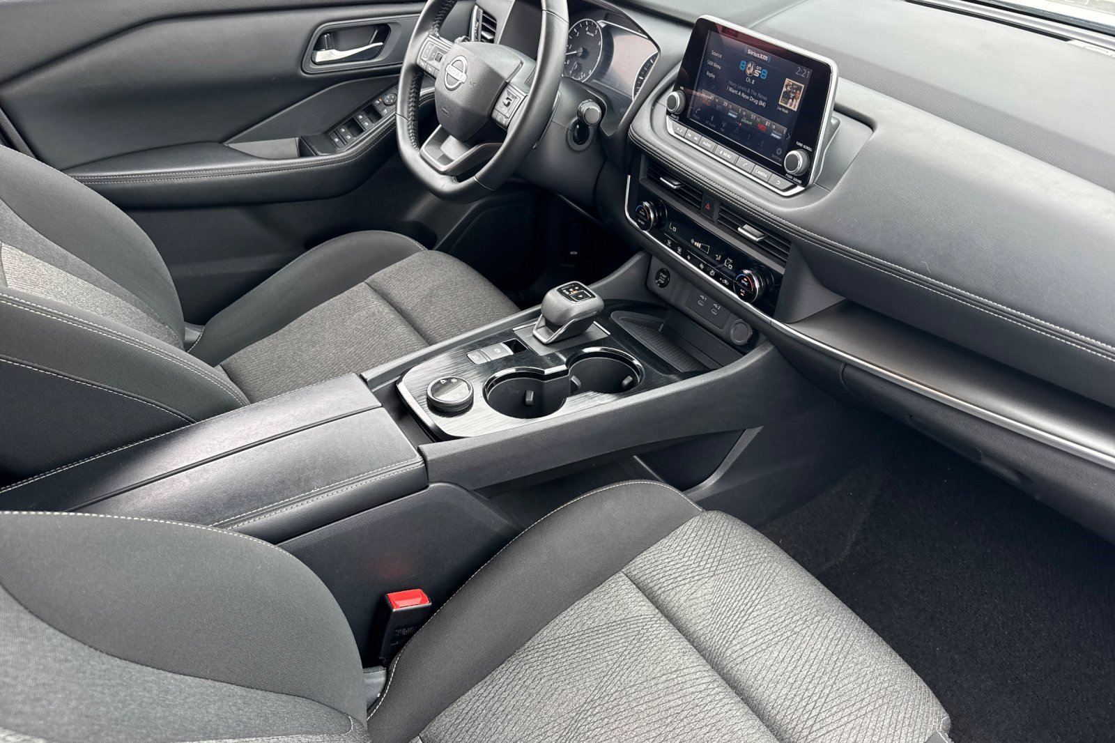 Used 2025 Nissan Rogue SV AWD/4WD image 34