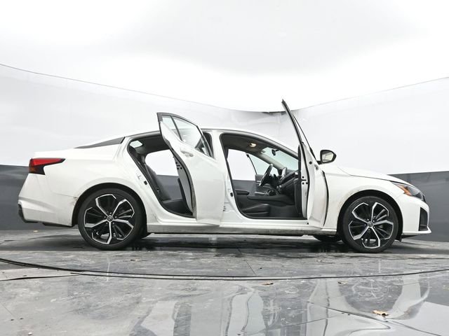 Used 2024 Nissan Altima 2.5 SR image 74