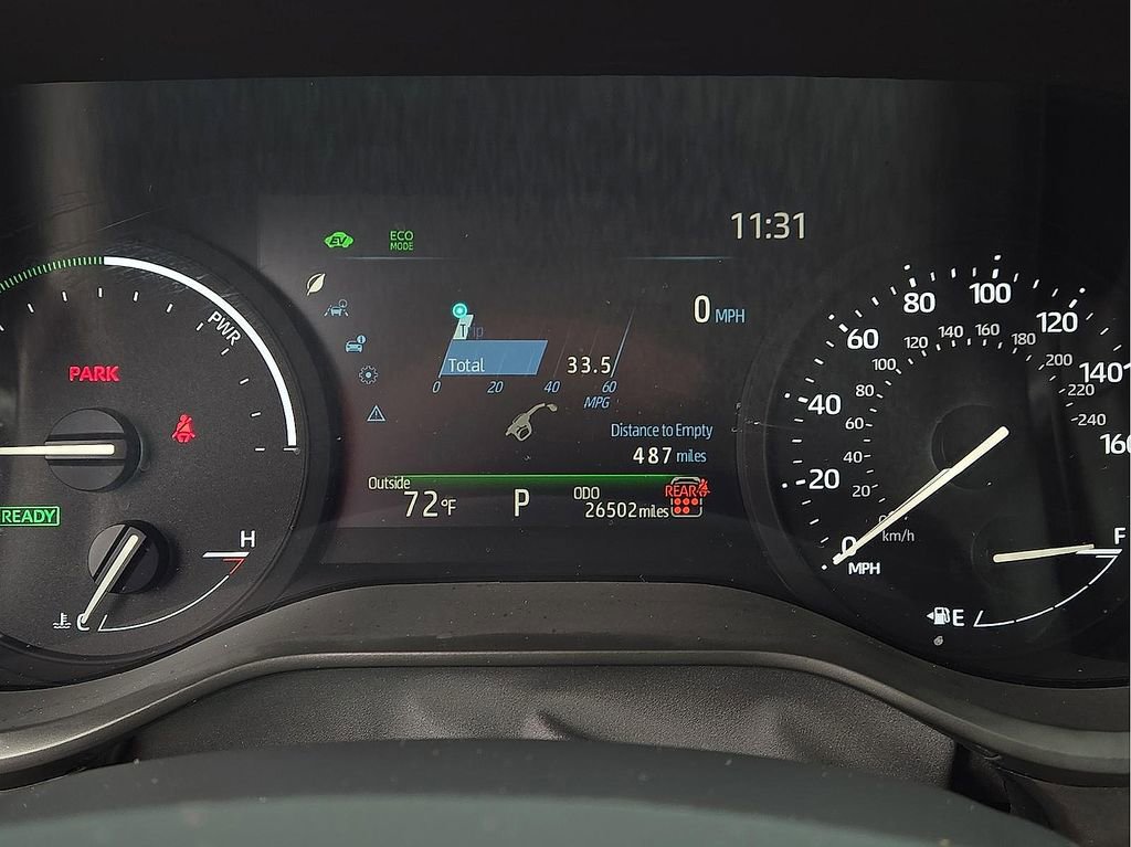 Used 2025 Toyota Sienna LE image 18