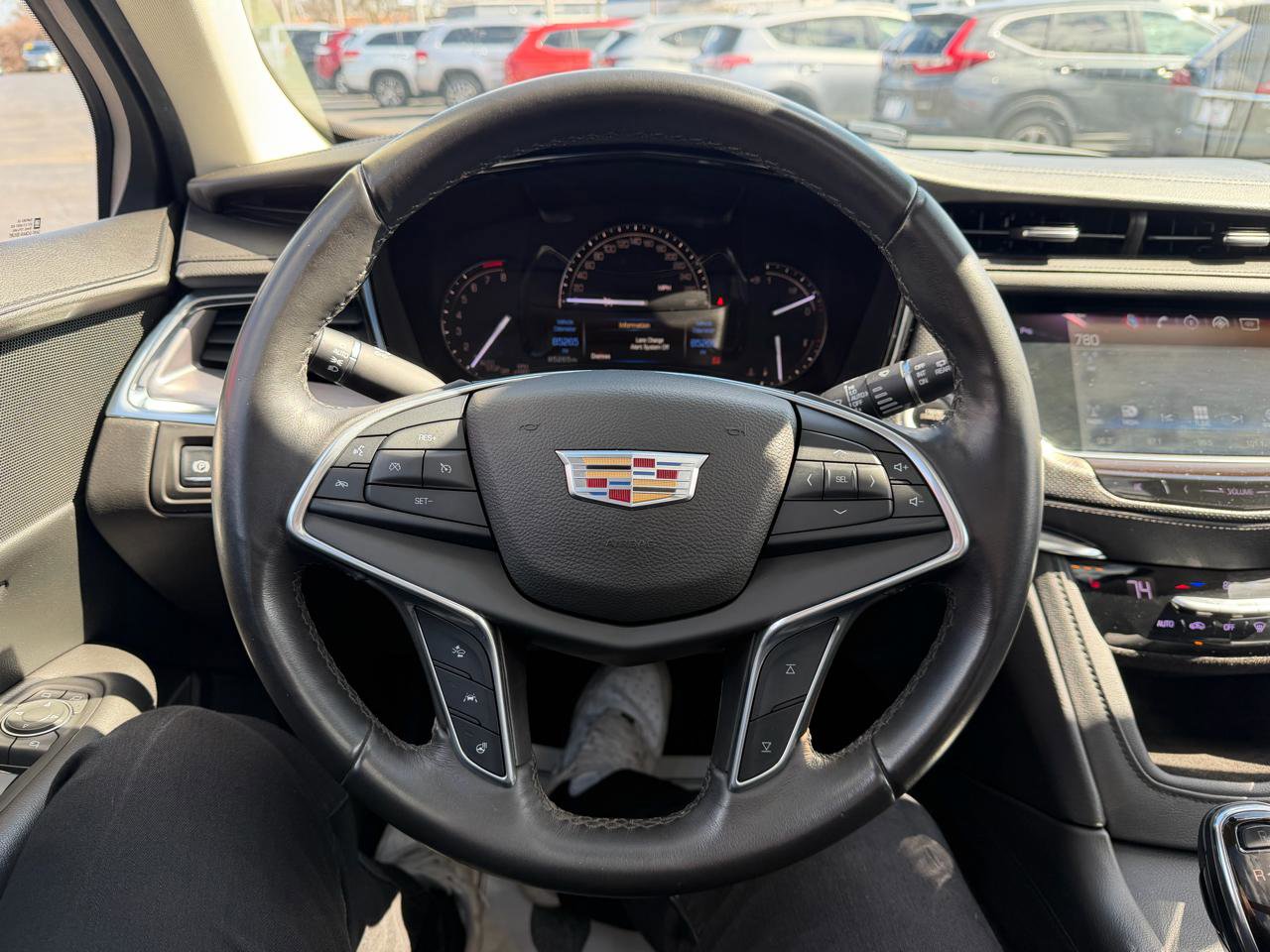 Used 2017 Cadillac XT5 Luxury image 18