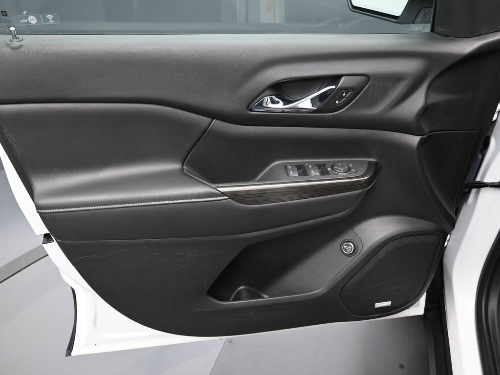 Used 2018 GMC Acadia SLT image 11