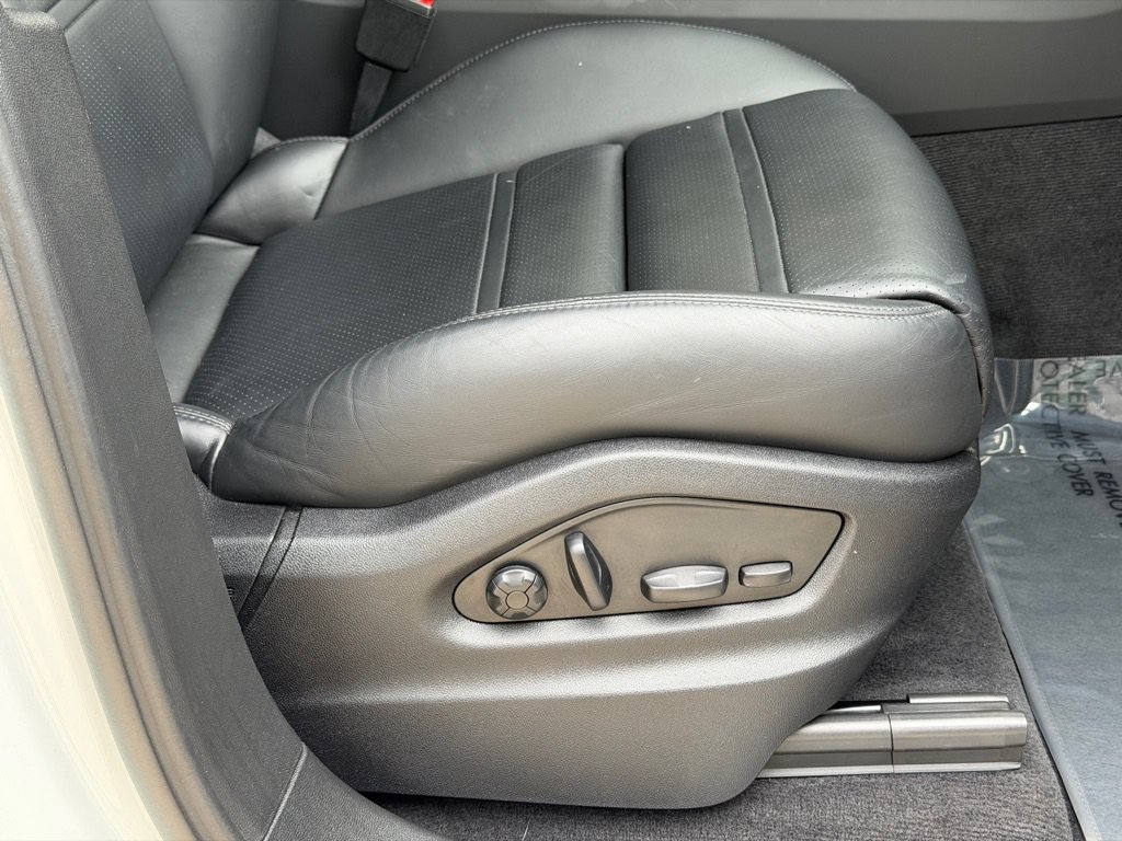 Used 2023 Porsche Cayenne AWD/4WD image 65