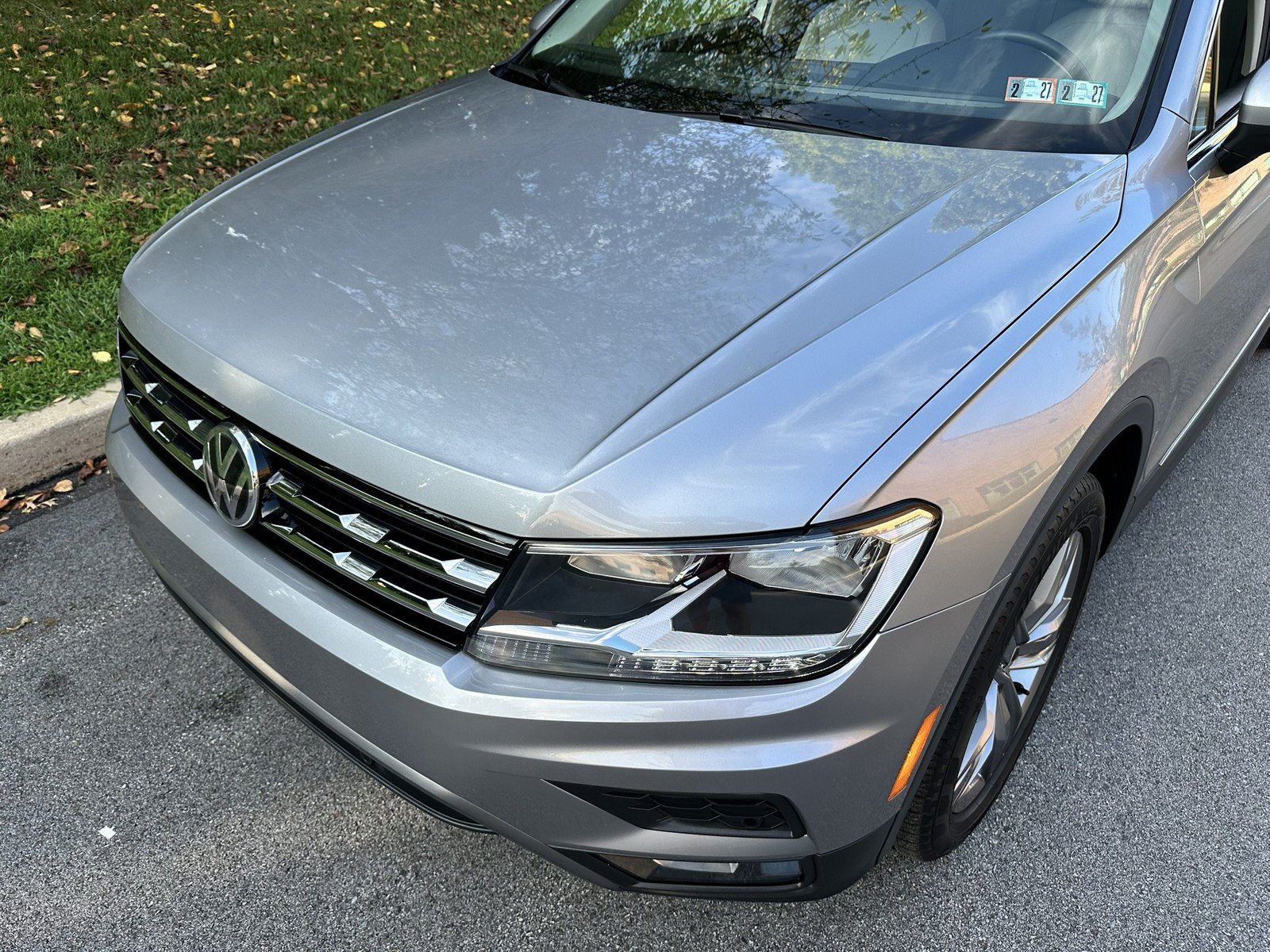 Used 2020 Volkswagen Tiguan SEL AWD/4WD image 73