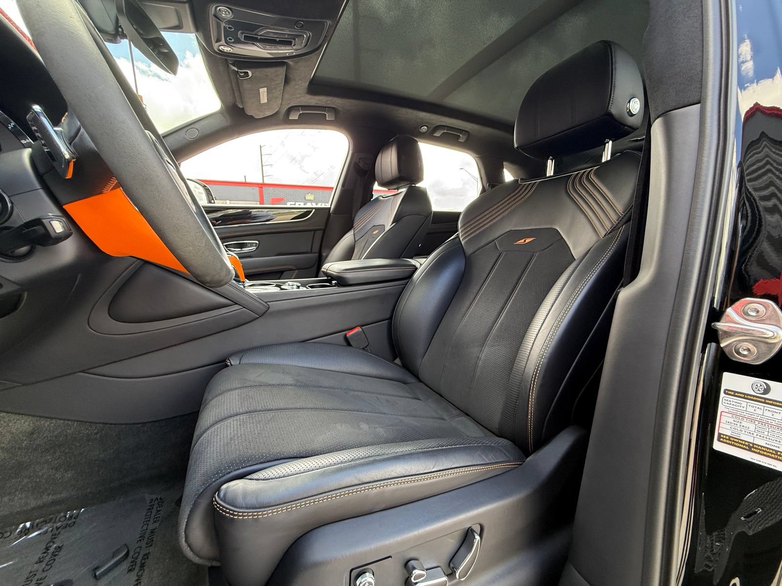 Used 2023 Bentley Bentayga AWD/4WD image 18