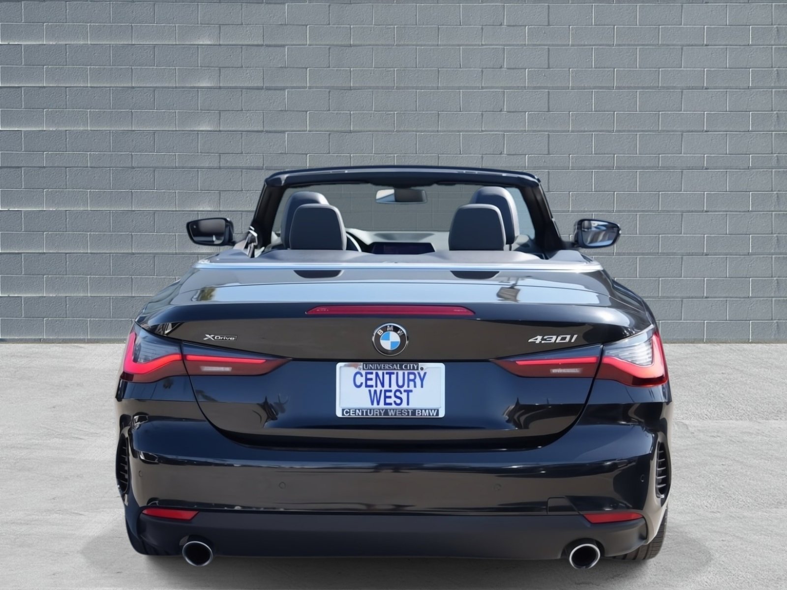 Used 2023 BMW 430i xDrive Convertible w/ Convenience Package AWD/4WD image 4