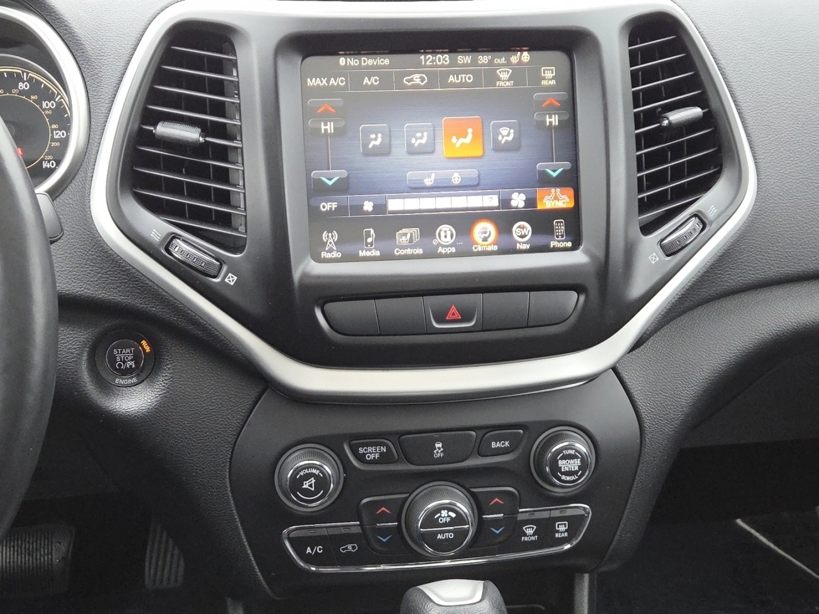 Used 2014 Jeep Cherokee Latitude w/ Comfort/Convenience Group image 28