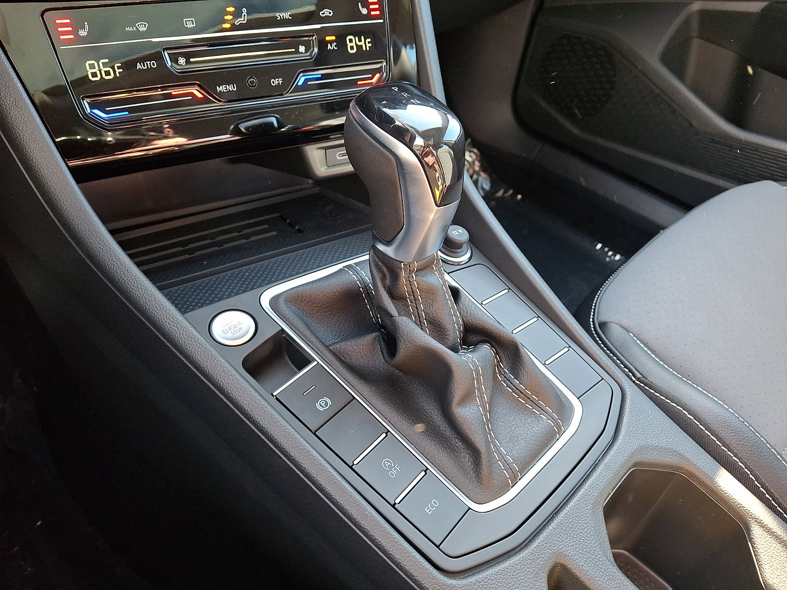 New 2026 Volkswagen Jetta SE FWD image 11