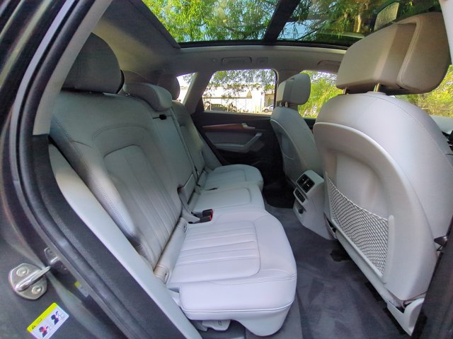 Used 2023 Audi Q5 2.0T Premium Plus w/ Premium Plus Package AWD/4WD image 24