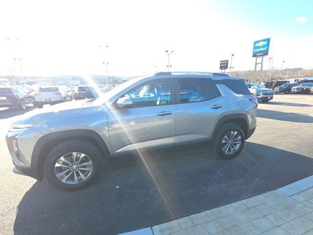 Used 2025 Chevrolet Equinox LT w/ Convenience Package II image 4