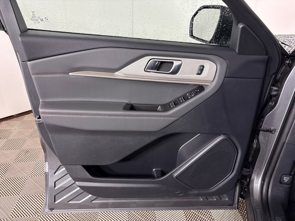 New 2026 Ford Explorer Active w/ Active Comfort Package RWD image 17