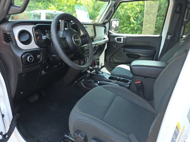 Used 2024 Jeep Wrangler Unlimited Sport AWD/4WD image 12