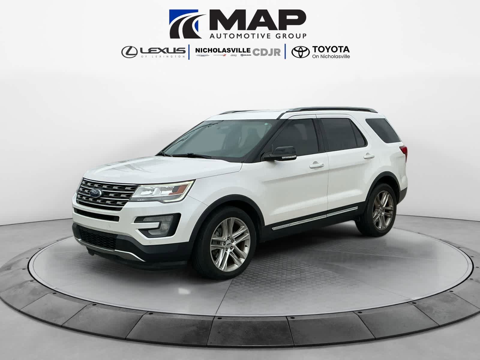 Used 2017 Ford Explorer XLT w/ Equipment Group 202A FWD image 1