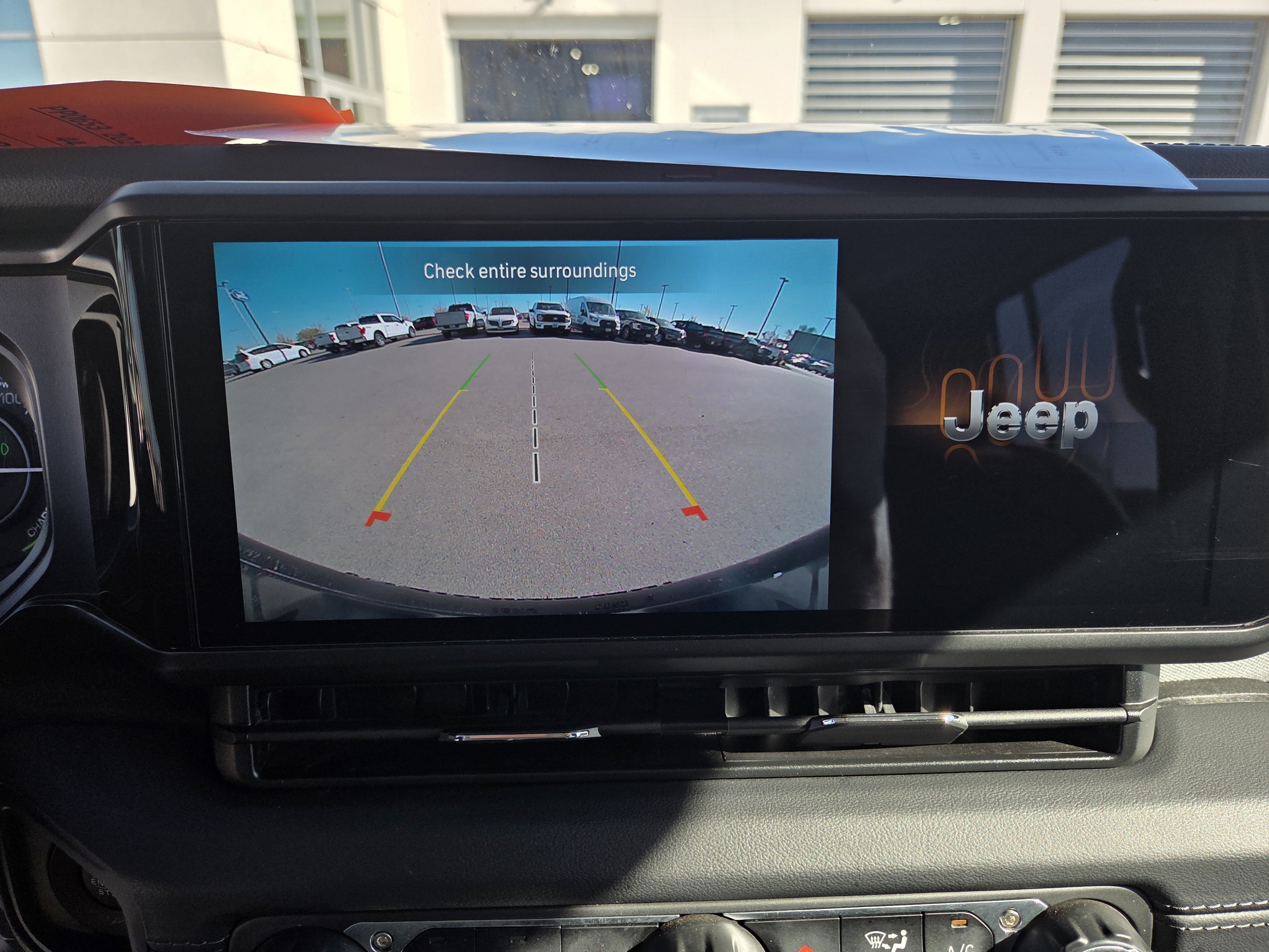 Used 2024 Jeep Wrangler Unlimited Sahara AWD/4WD image 18