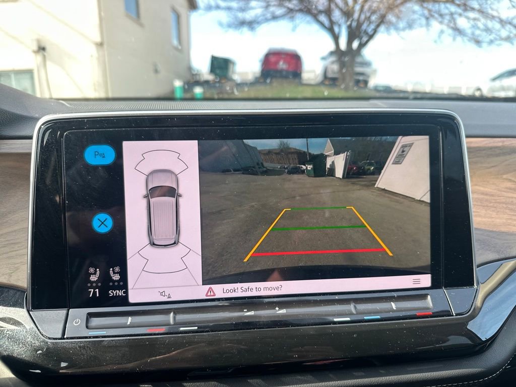 Used 2025 Volkswagen Atlas SE image 12