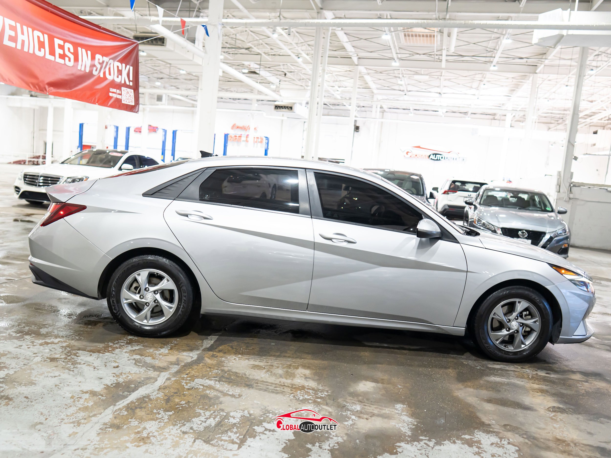 Used 2021 Hyundai Elantra SE FWD image 8