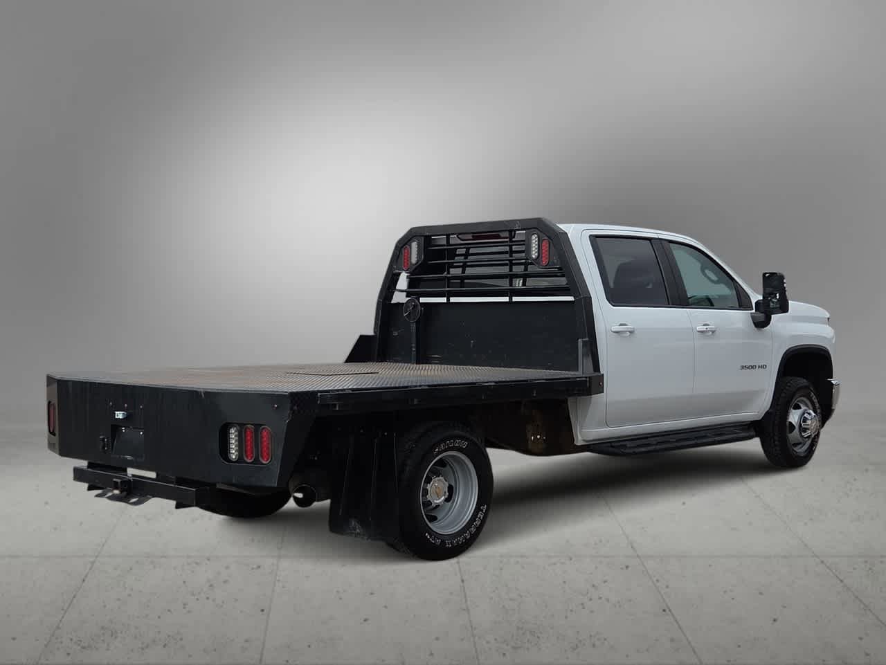 Used 2024 Chevrolet Silverado 3500 LT w/ Convenience Package image 8