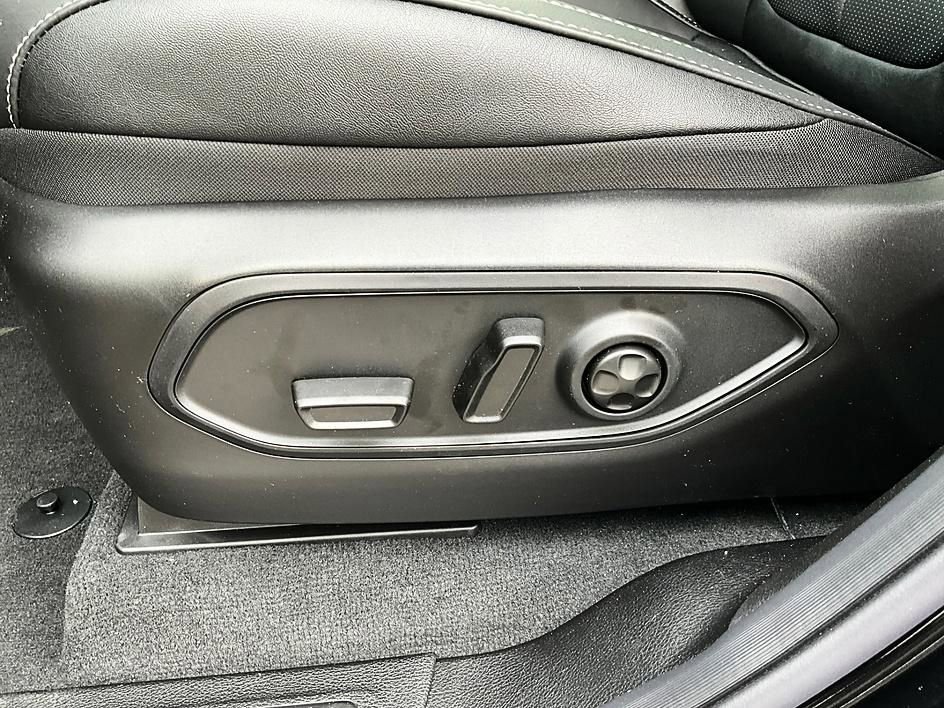New 2026 Jeep Grand Cherokee Limited AWD/4WD image 15
