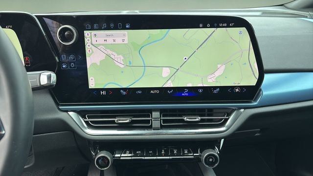 Certified 2025 Chevrolet Equinox EV LT w/ Convenience Package image 25