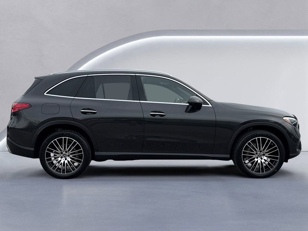 New 2025 Mercedes-Benz GLC 300 4MATIC image 3