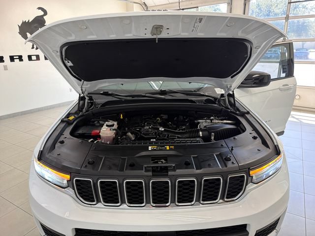 Used 2021 Jeep Grand Cherokee L Laredo w/ Luxury Tech Group I RWD image 25