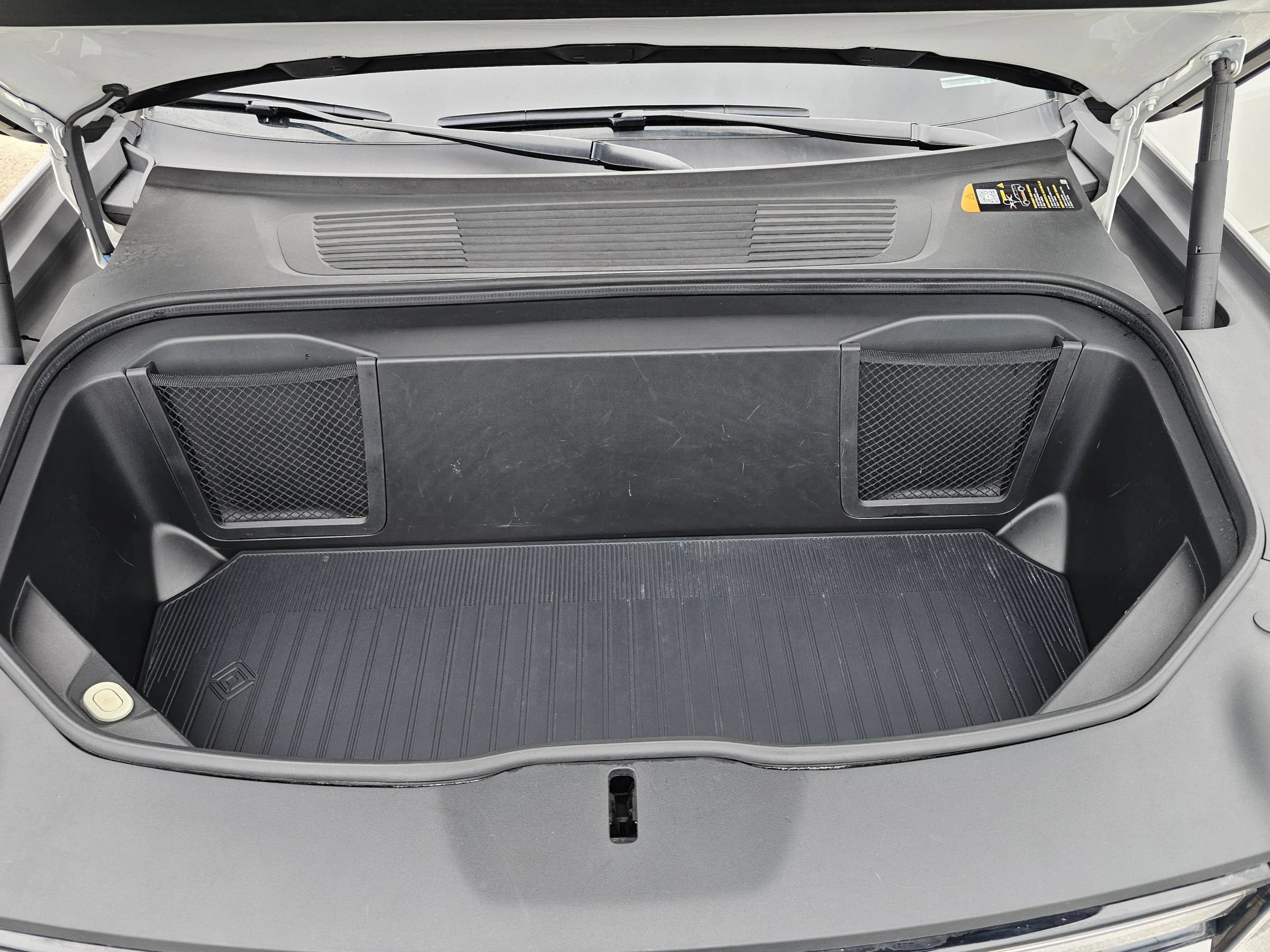 Used 2025 Rivian R1S Adventure Dual AWD/4WD image 36