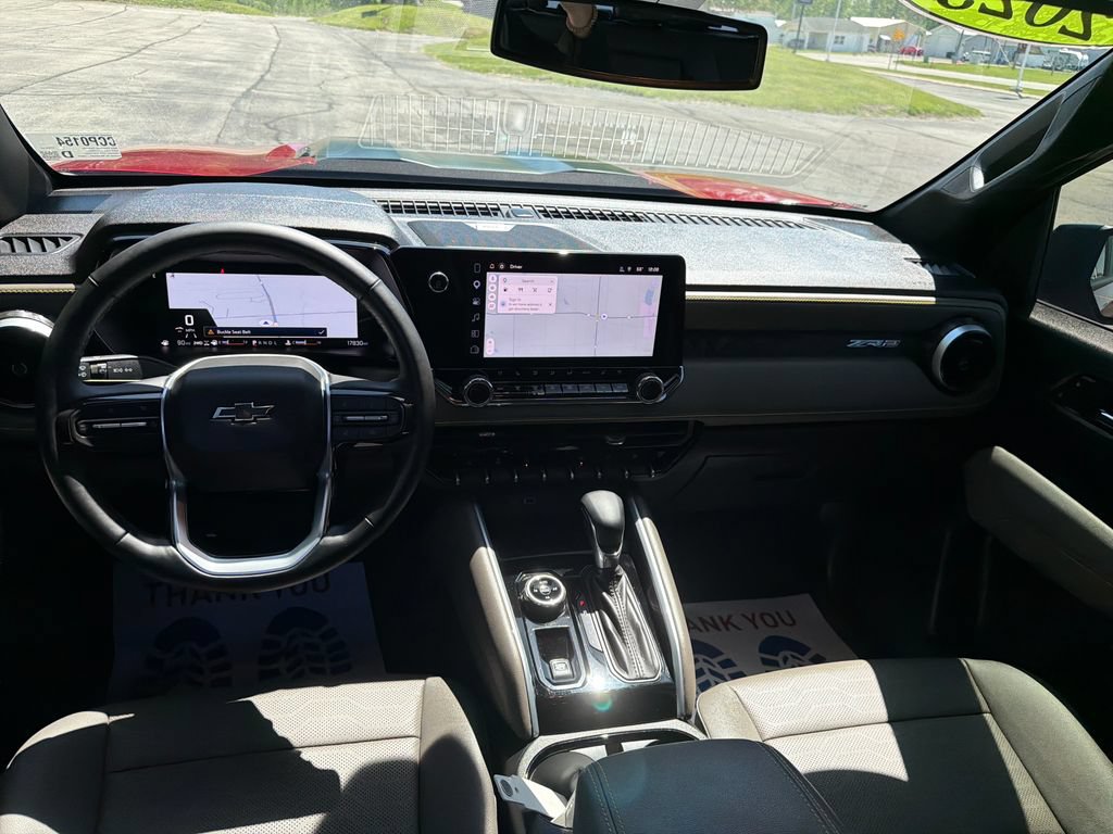 Used 2025 Chevrolet Colorado ZR2 w/ Technology Package AWD/4WD image 25