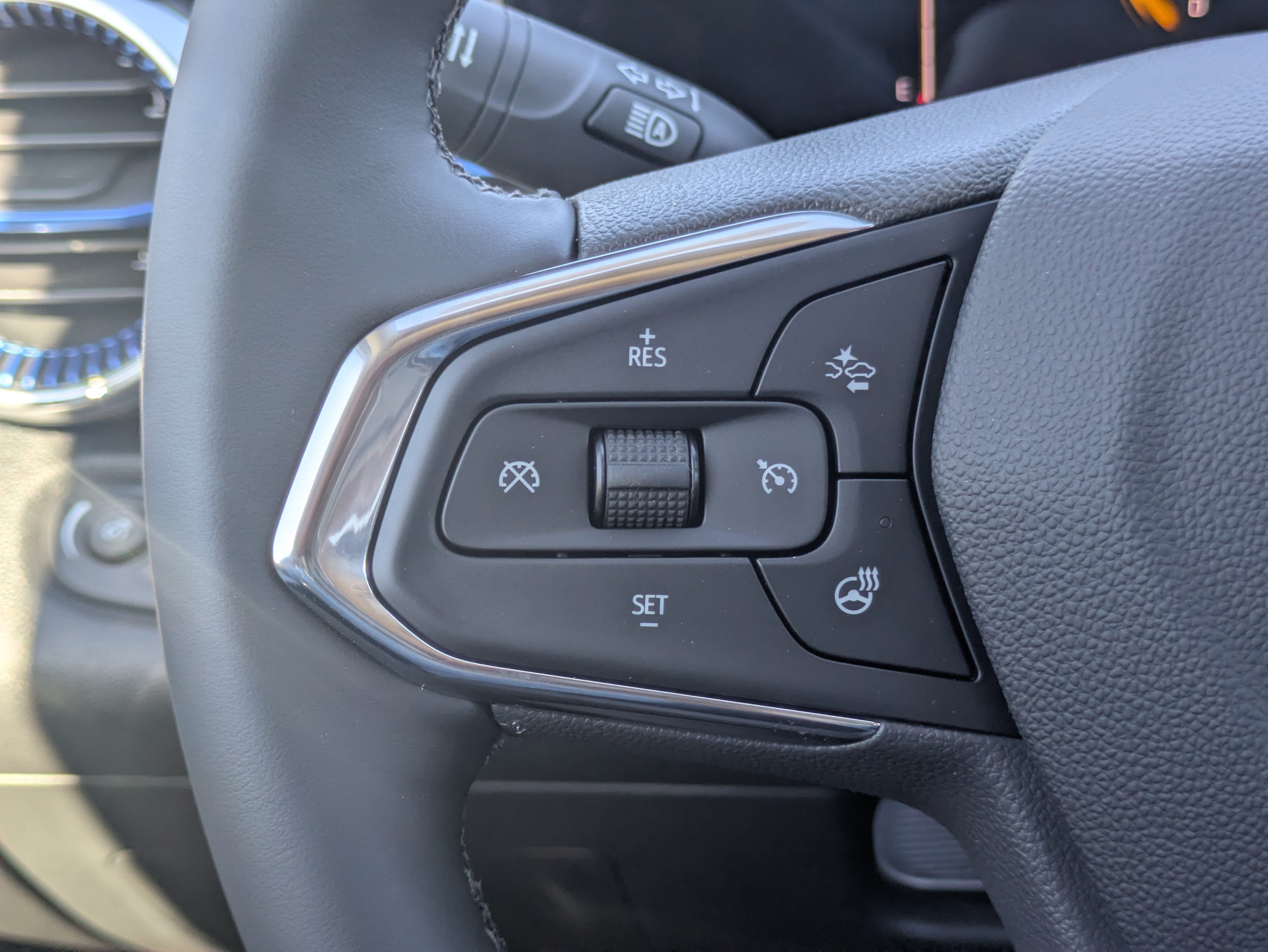 New 2026 Chevrolet Trax LT w/ Driver Confidence Package FWD image 16