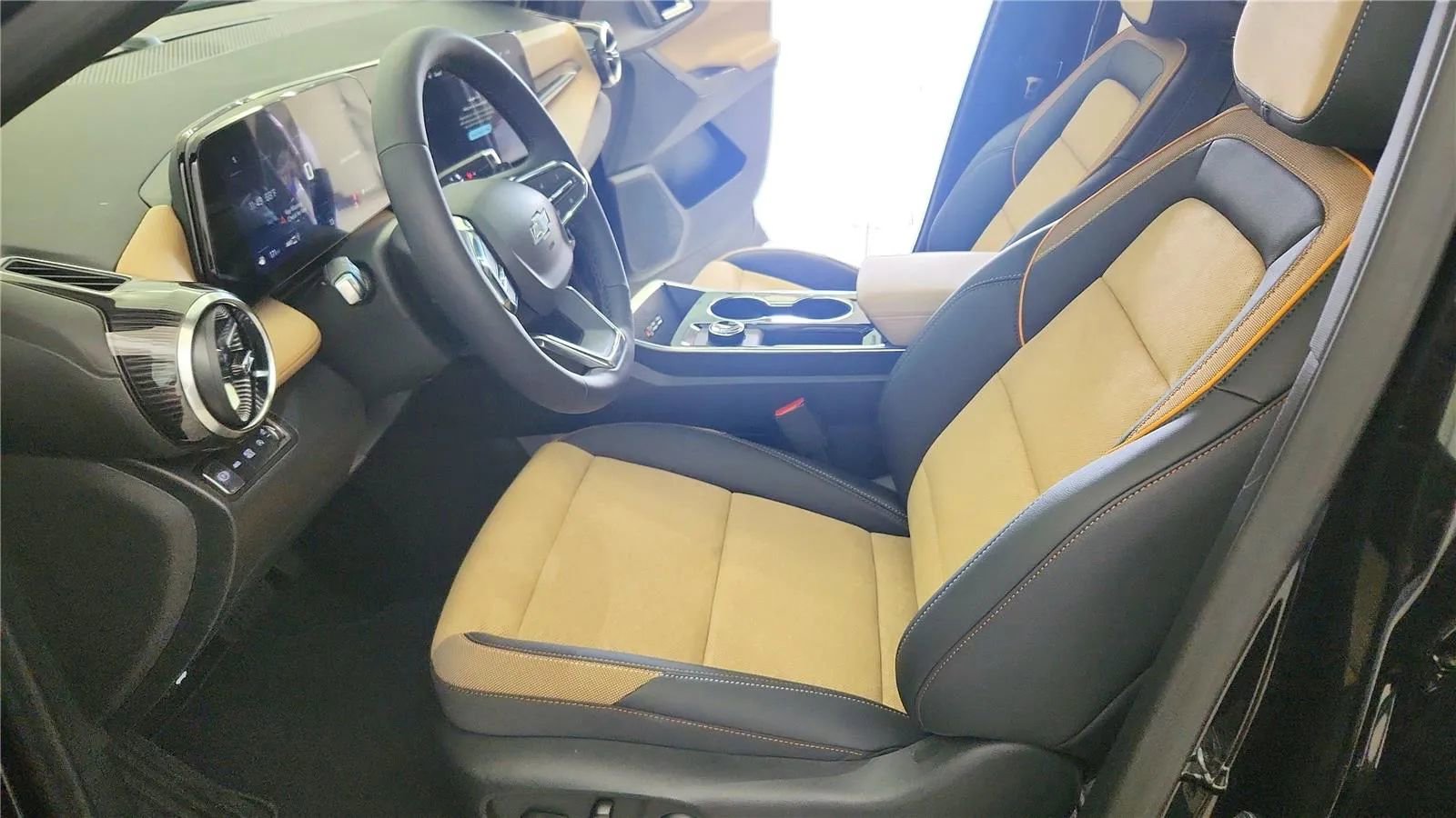 New 2026 Chevrolet Equinox ACTIV w/ Convenience Package III AWD/4WD image 26