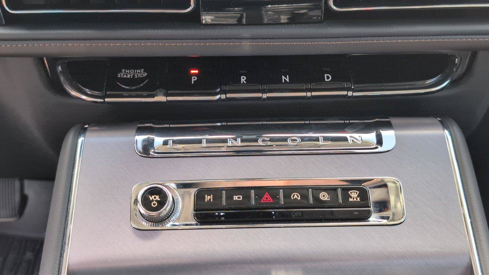 Used 2025 Lincoln Aviator AWD image 25
